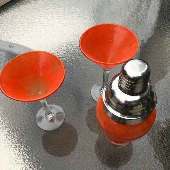 Vintage Blown glass martini glasses & Shaker - Picture 4 of 6